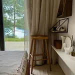Ivis House Lakeside Retreat In