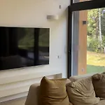 Ivis House Lakeside Retreat In 度假居 *