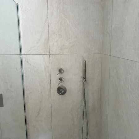 Ivis House Lakeside Retreat In Будинок відпочинку Вільнюс