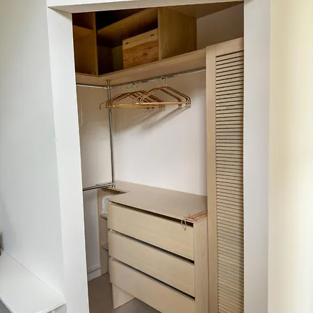 Ivis House Lakeside Retreat In