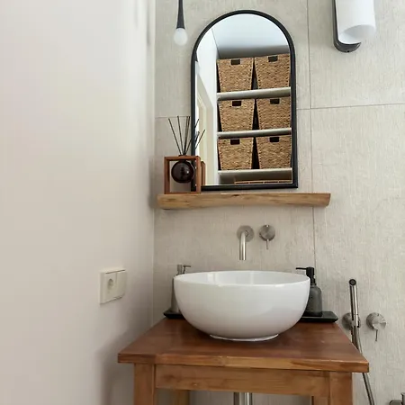 Дом отдыха Ivis House Lakeside Retreat In *