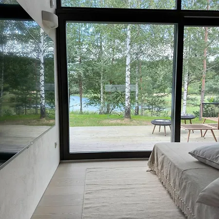 Будинок відпочинку Ivis House Lakeside Retreat In