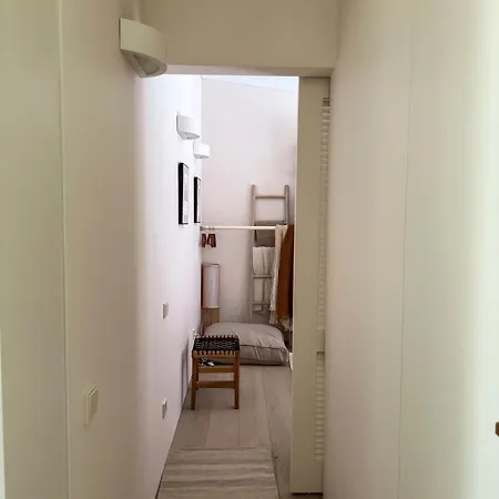 Ivis House Lakeside Retreat In *