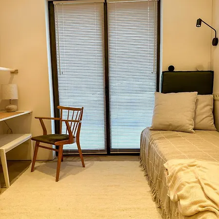 Ivis House Lakeside Retreat In *