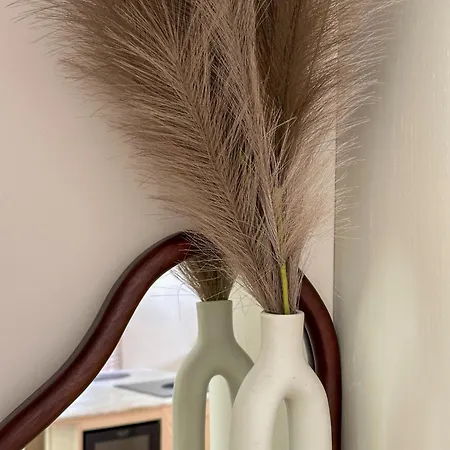 Ivis House Lakeside Retreat In