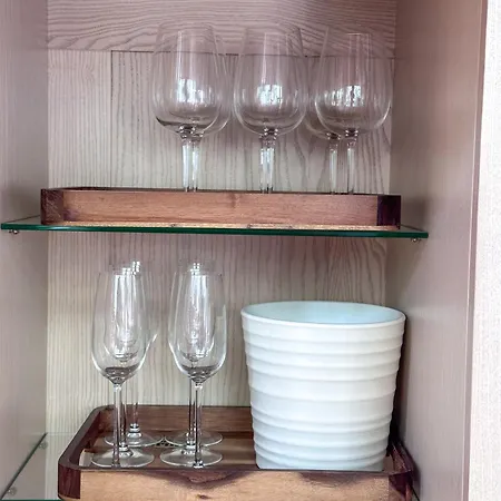 Ivis House Lakeside Retreat In Будинок відпочинку *