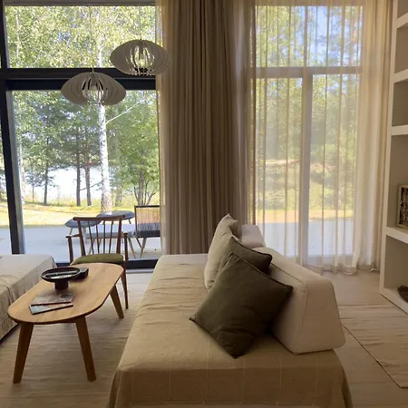 Ivis House Lakeside Retreat In 펜션