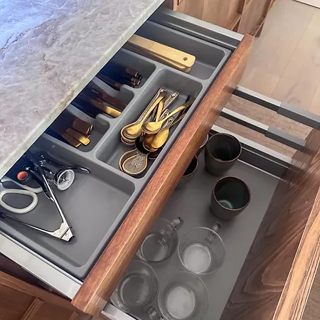 Будинок відпочинку Ivis House Lakeside Retreat In *