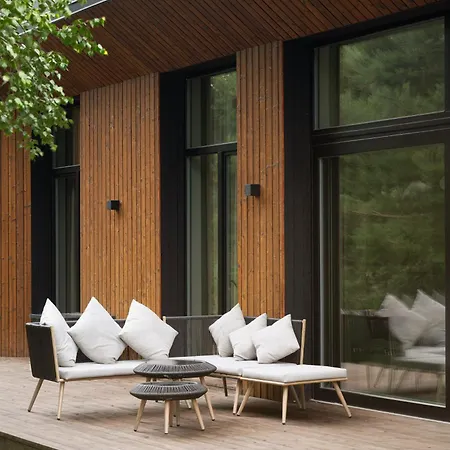 Ivis House Lakeside Retreat In