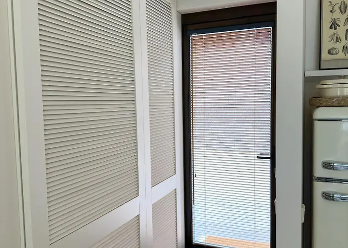 Ivis House Lakeside Retreat In Dom wakacyjny