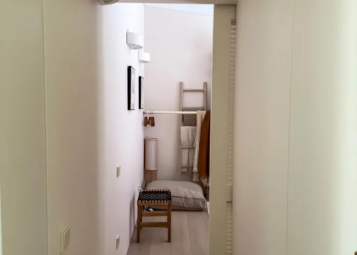 Ivis House Lakeside Retreat In *