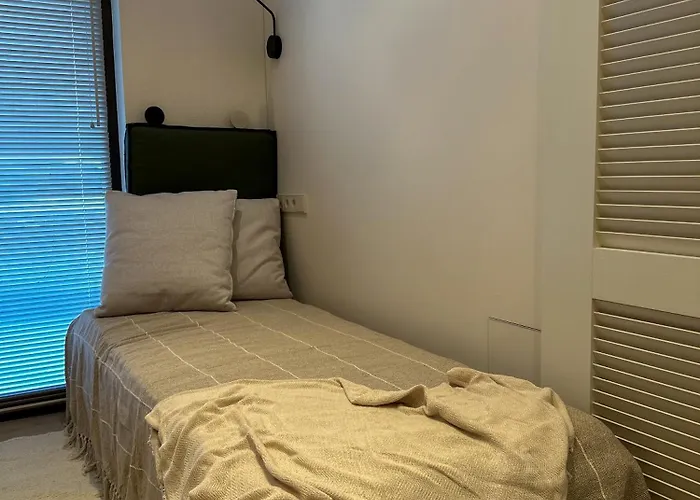 Ivis House Lakeside Retreat In *