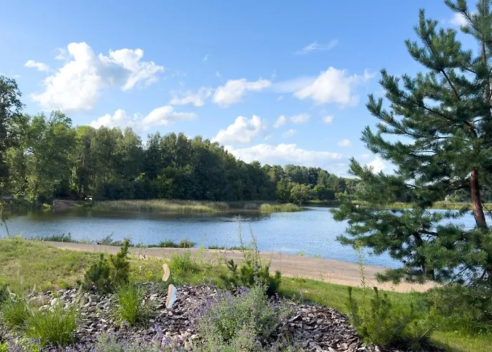 Ivis House Lakeside Retreat In