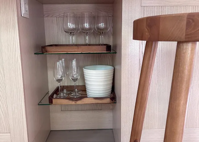 Ivis House Lakeside Retreat In 別荘