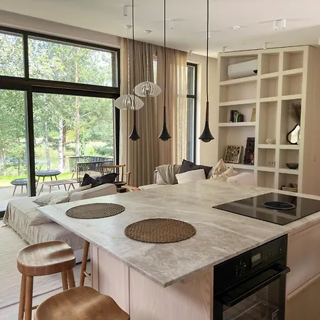 Ivis House Lakeside Retreat In Будинок відпочинку