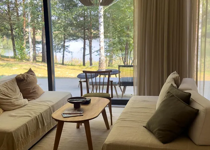 Ivis House Lakeside Retreat In Ferienhaus