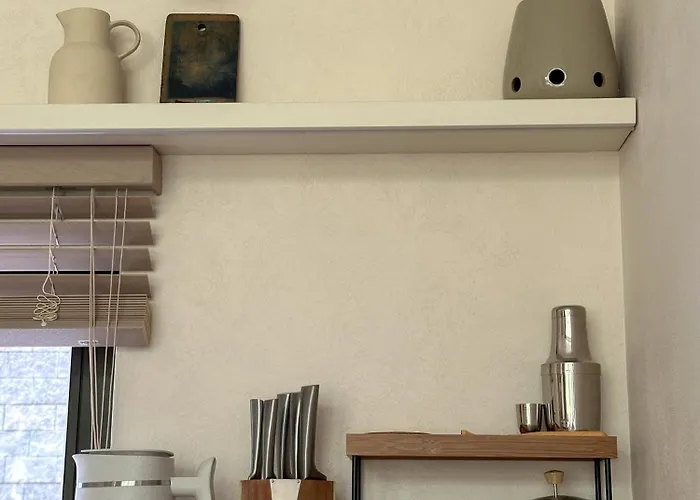 Ivis House Lakeside Retreat In